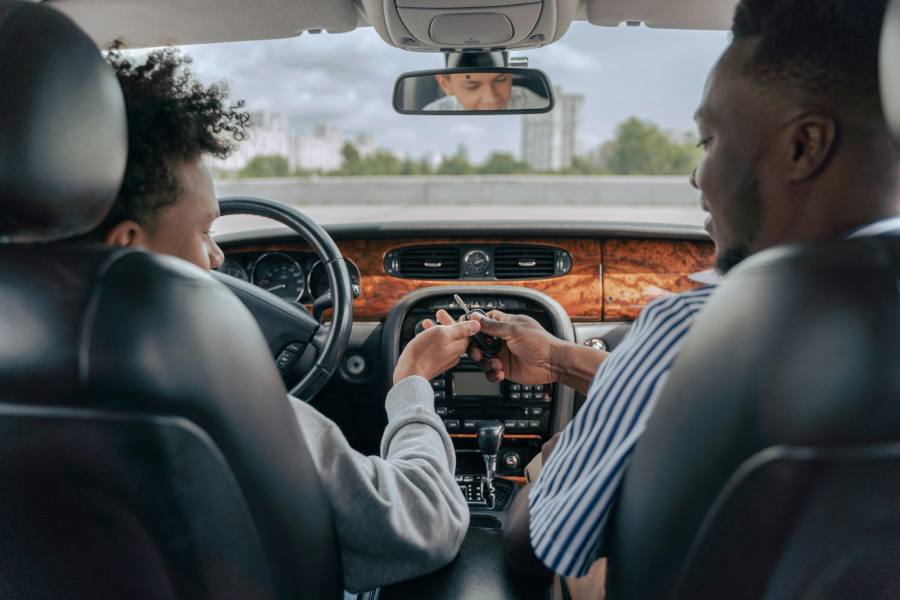 Glasgow Driving Instructors: How Lesson Style Shapes Your Progress 