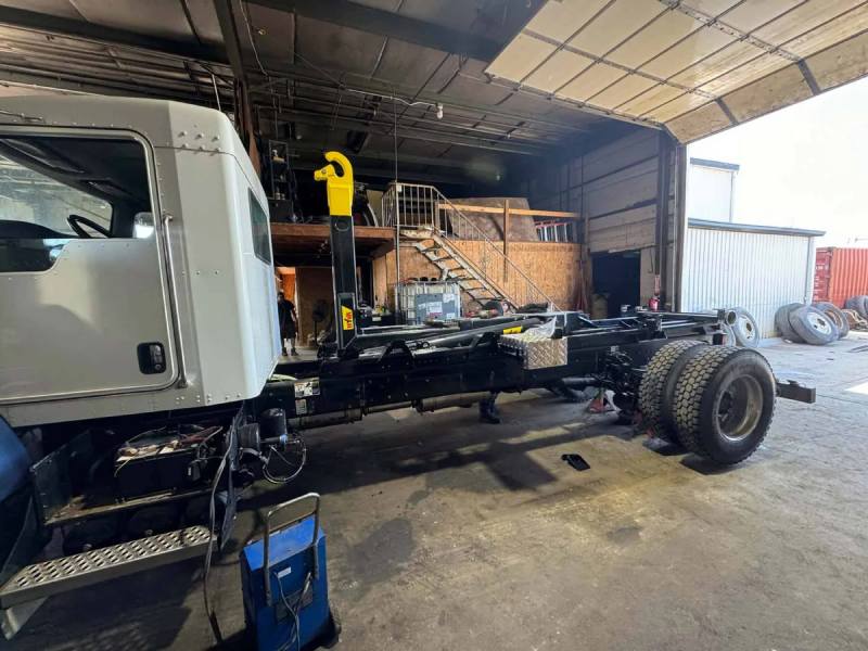 Behind the Bay Doors: How a Semi Truck Repair Shop Approaches Semi Truck Repair